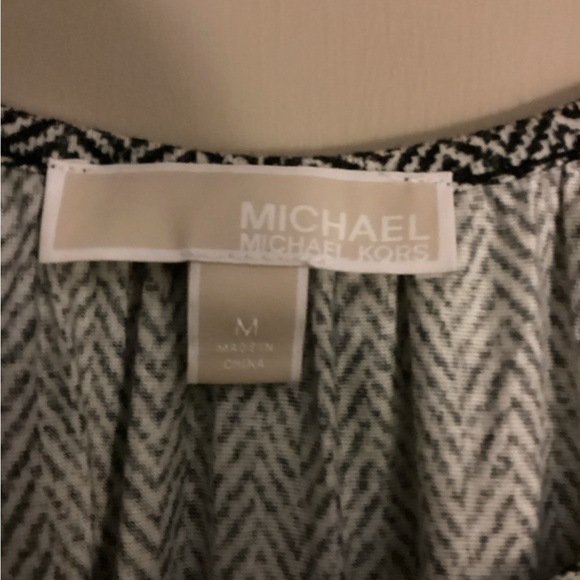 Michael Kors, M, black/white blouse. - Picture 4 of 6